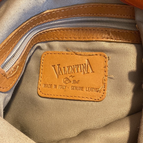 Valentina Italian Leather Handbag - Picture 4 of 10